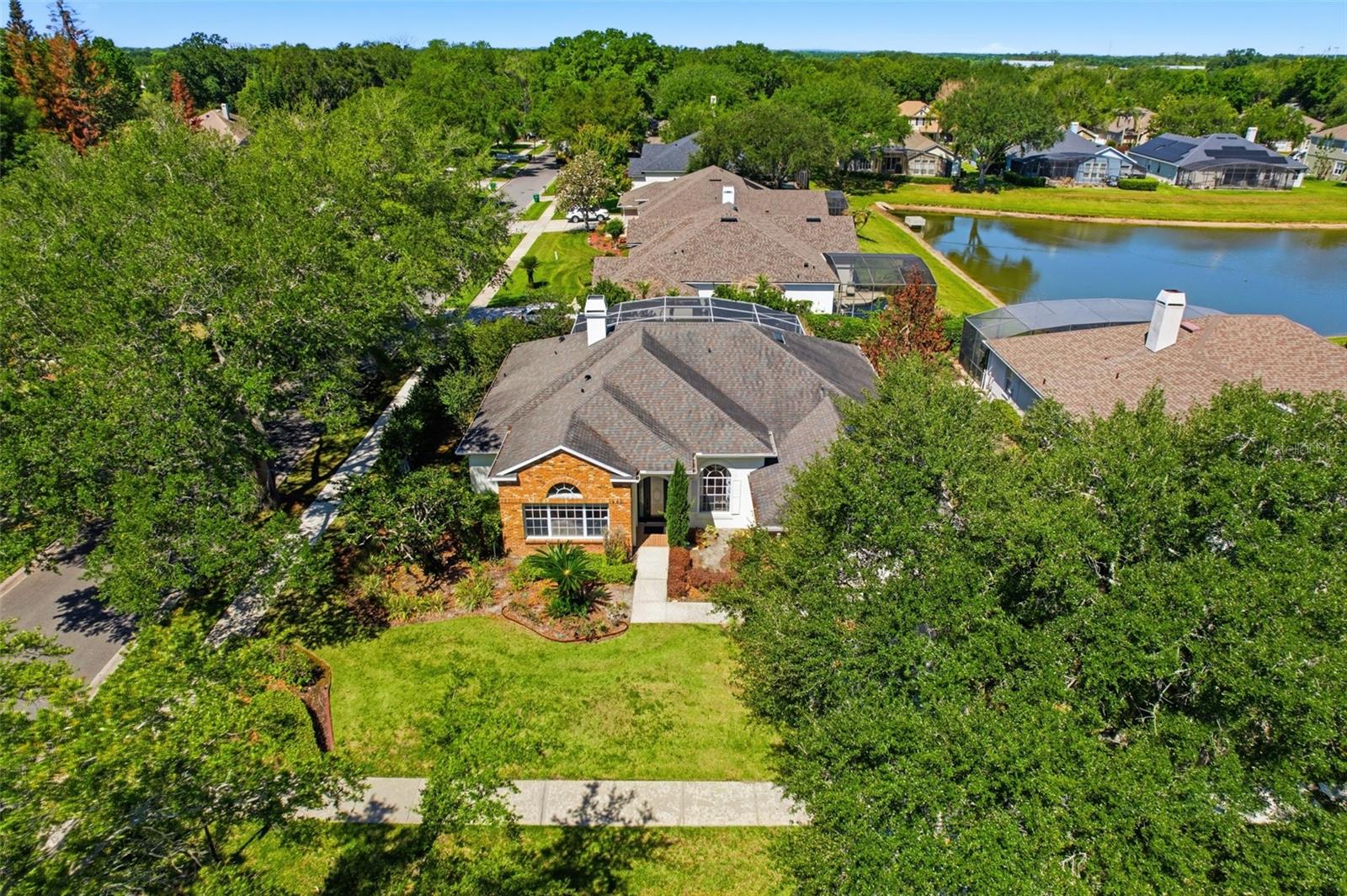Image 4 of 48 For 264 Blue Stone Circle