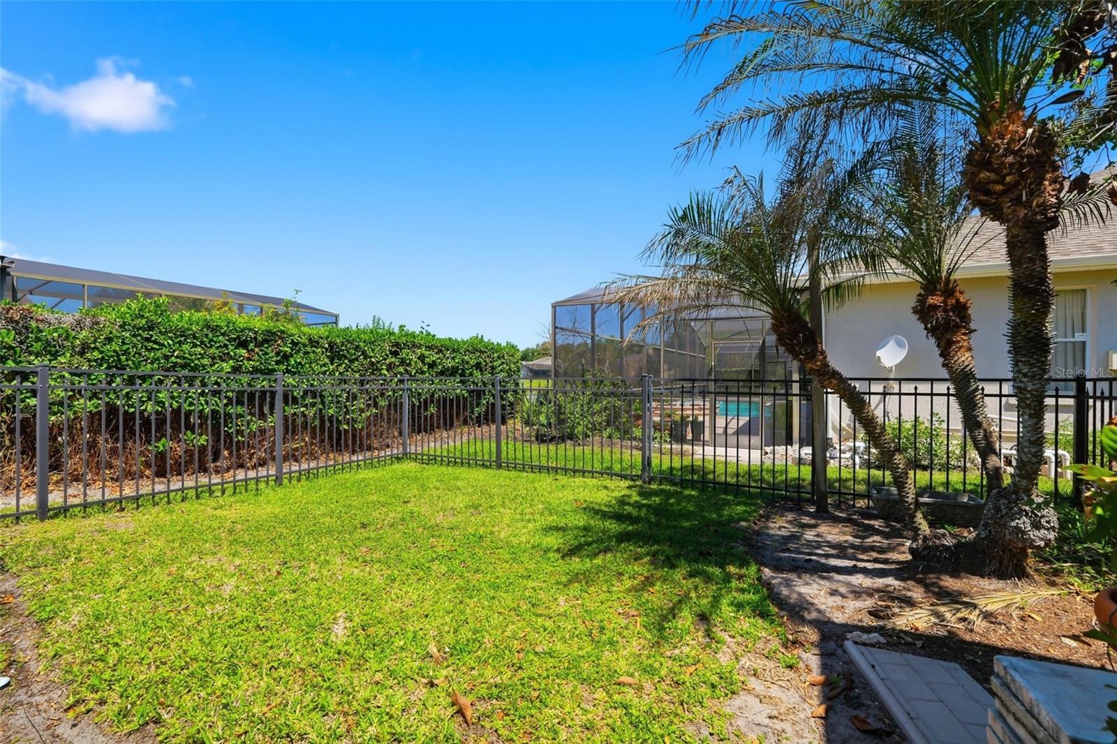 Image 43 of 48 For 264 Blue Stone Circle