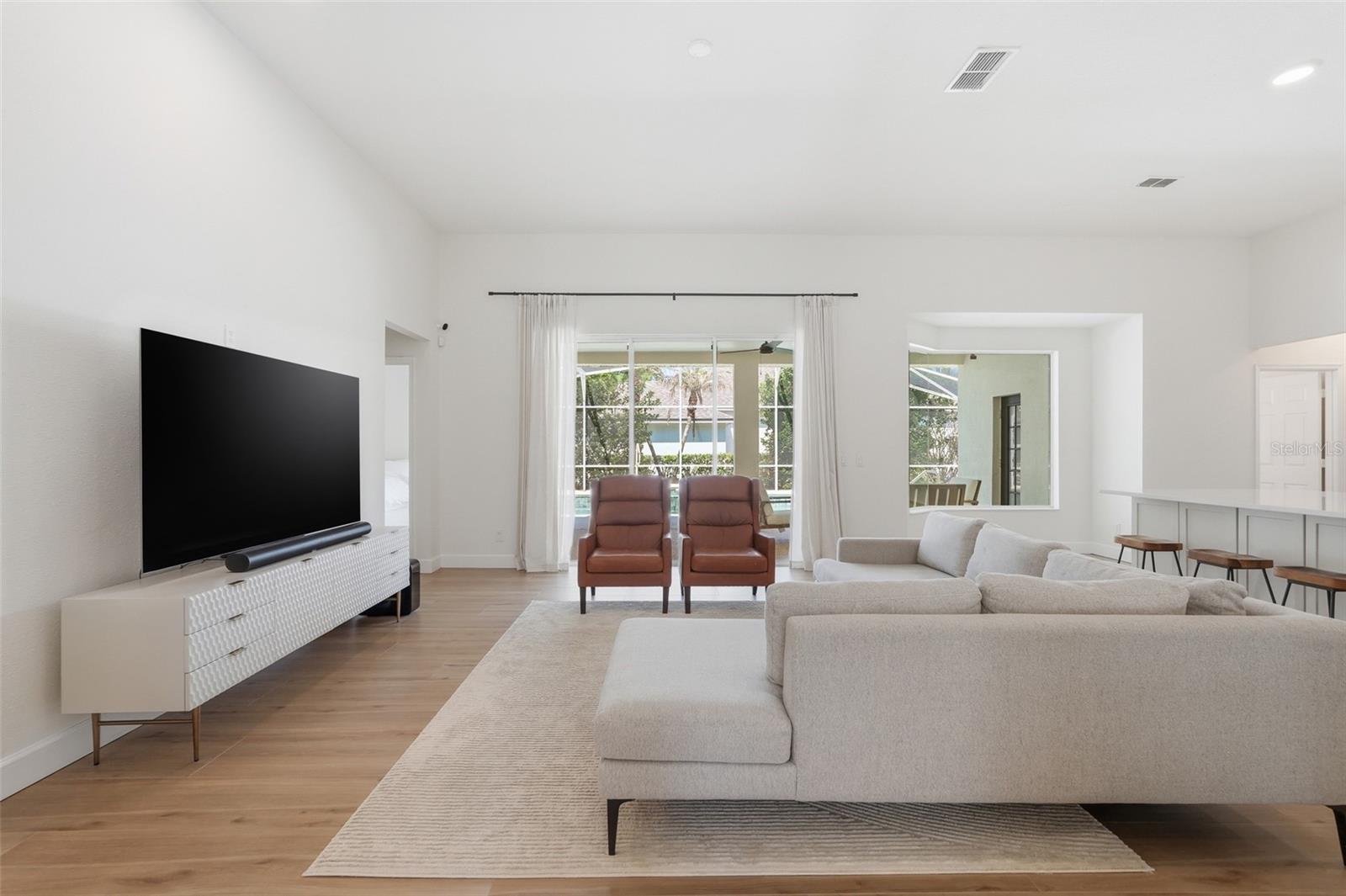 Image 9 of 48 For 264 Blue Stone Circle