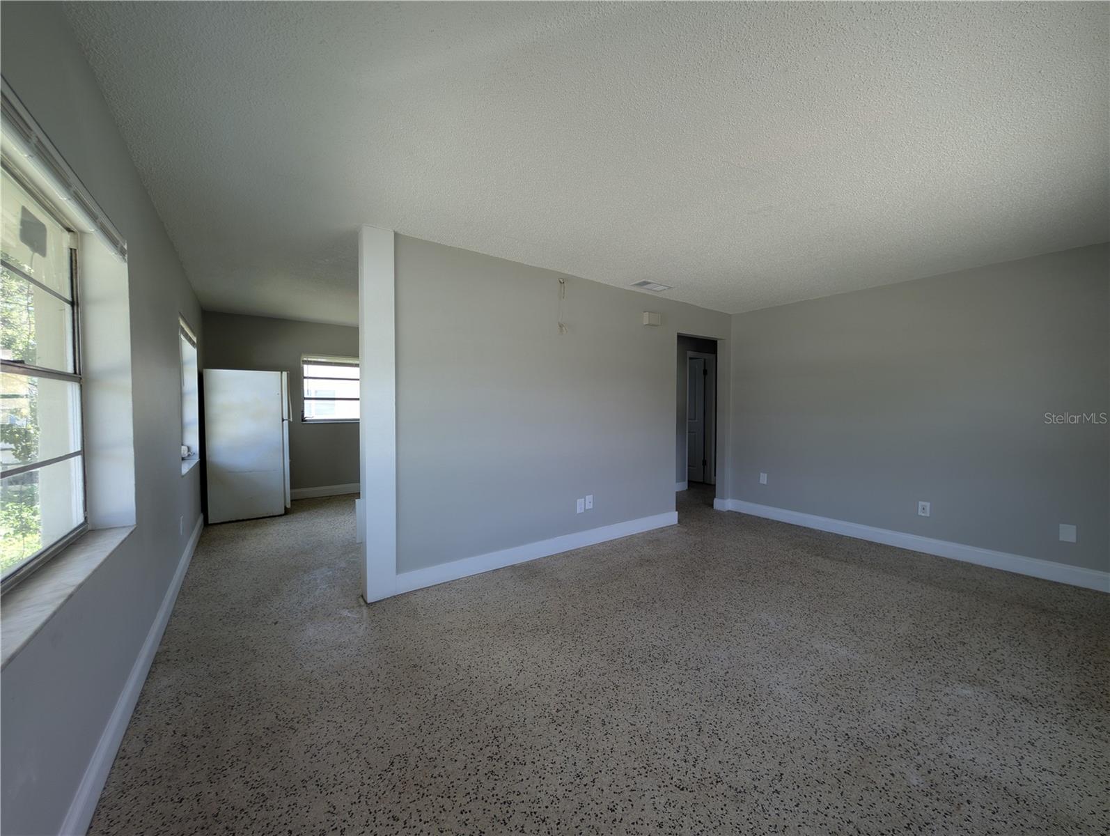 Image 3 of 8 For 214 Fairlane Avenue