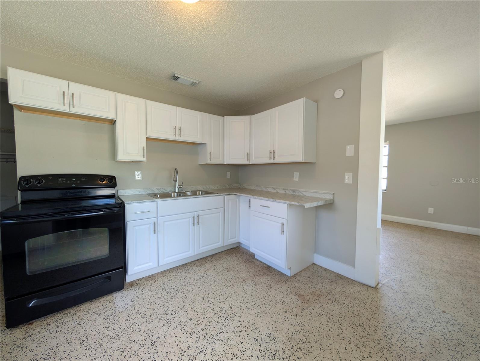 Image 4 of 8 For 214 Fairlane Avenue