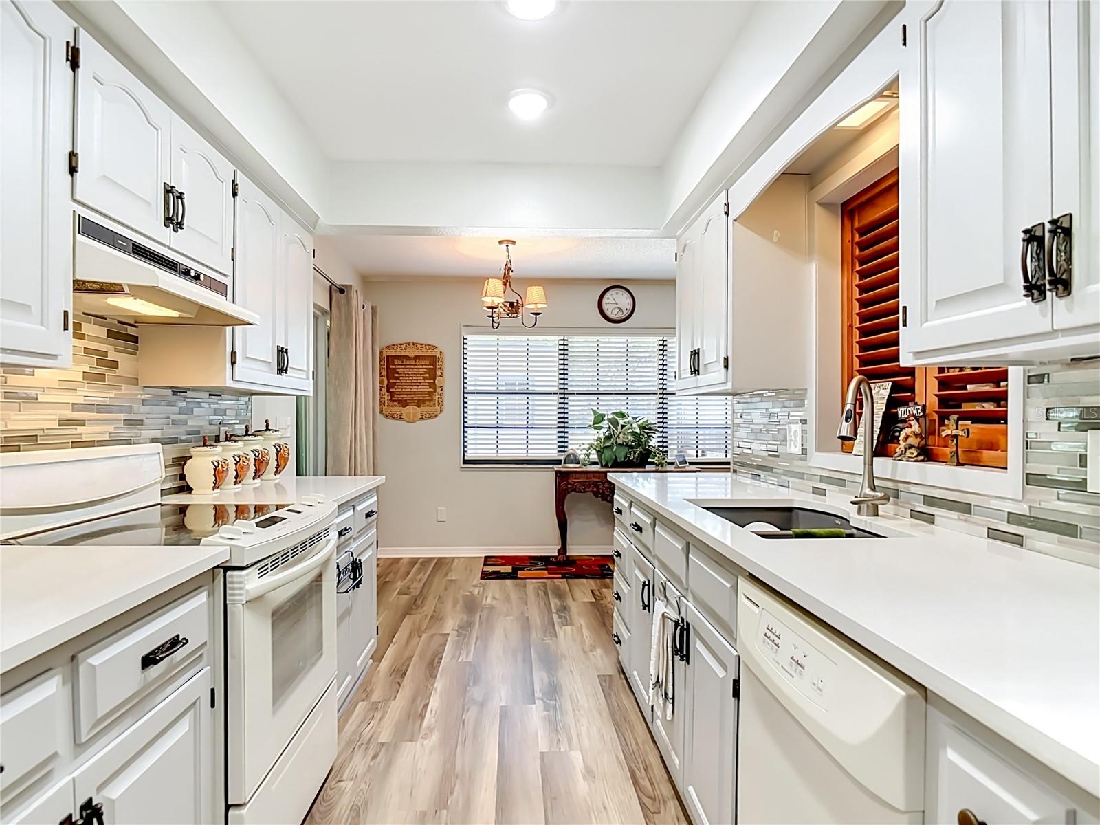 Image 10 of 46 For 17819 Palm Street