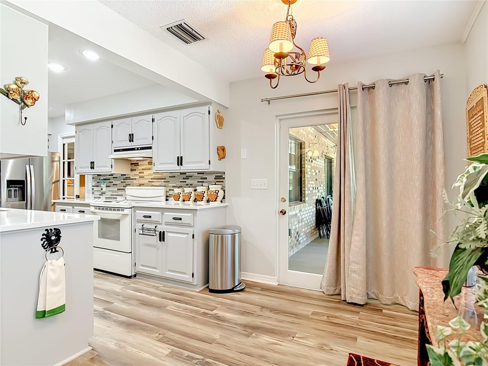 Image 11 of 46 For 17819 Palm Street