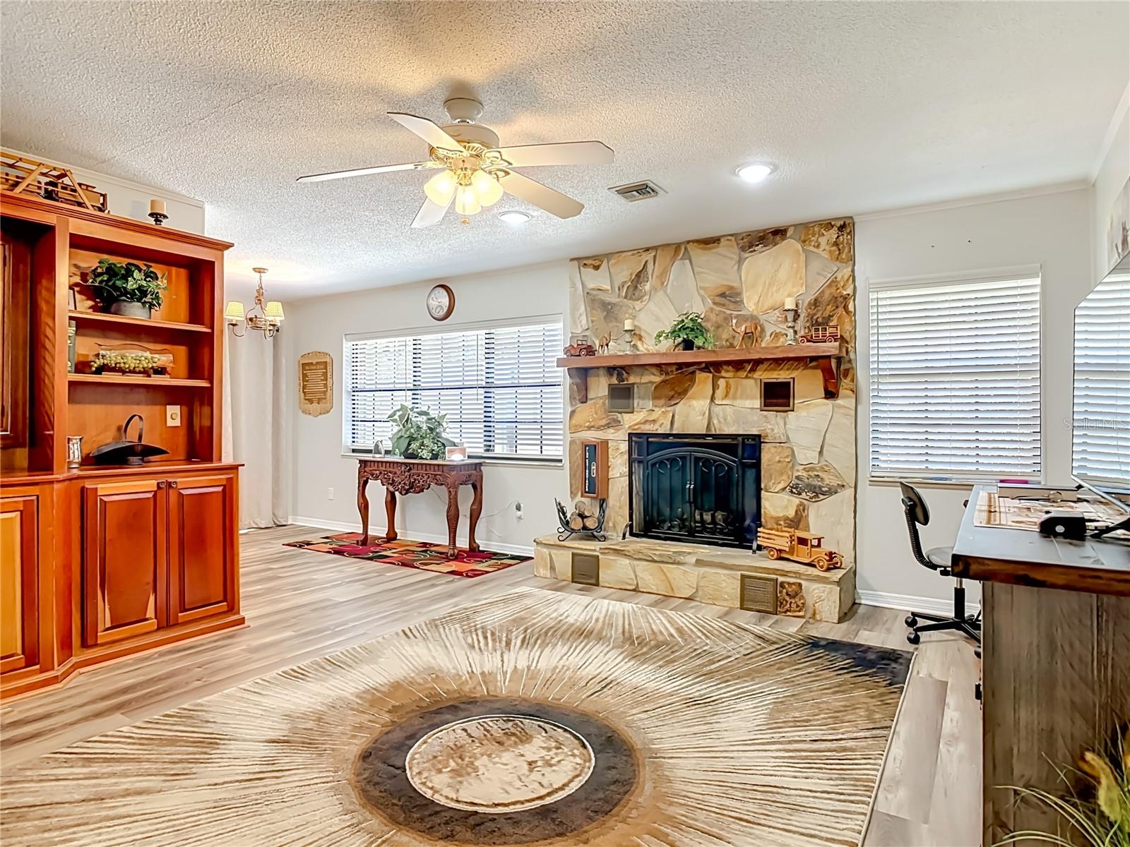 Image 13 of 46 For 17819 Palm Street