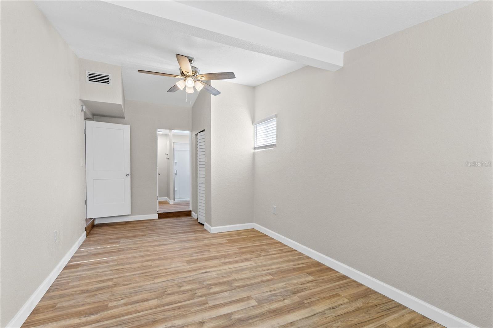 Image 11 of 27 For 904 Hawaii Drive
