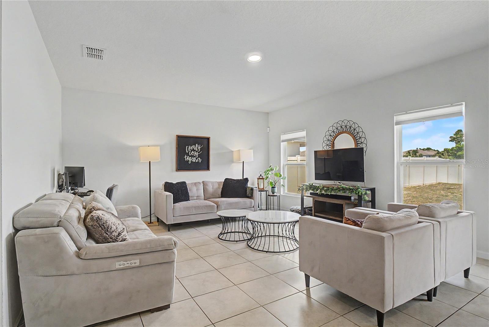 Image 7 of 30 For 313 Fiddlewood Court