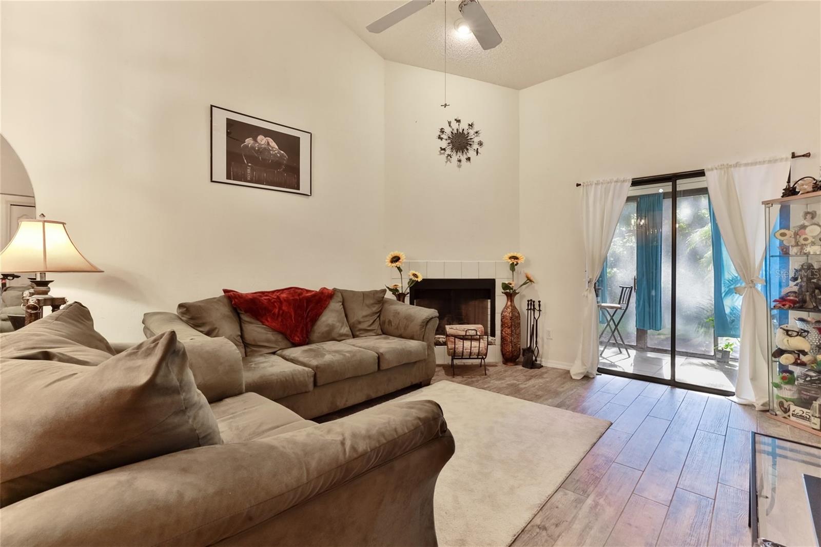 Image 10 of 42 For 121 Dovecote Lane