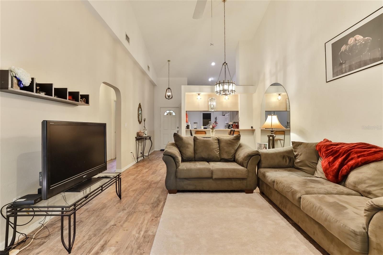 Image 11 of 42 For 121 Dovecote Lane