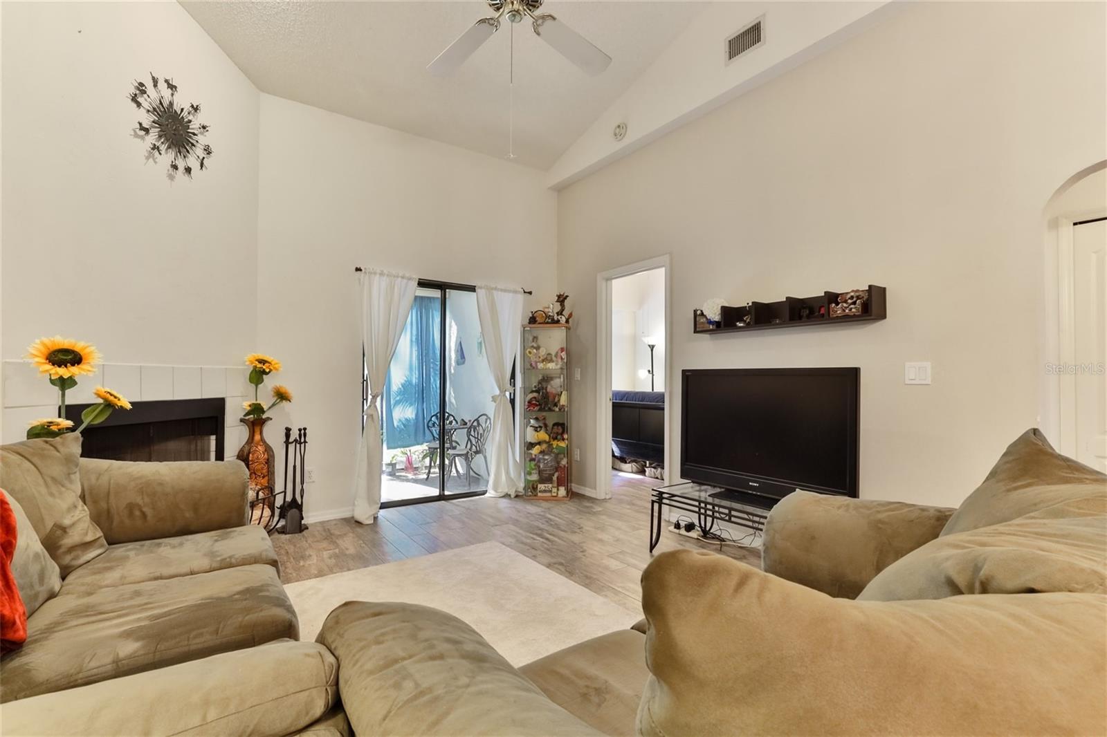 Image 13 of 42 For 121 Dovecote Lane