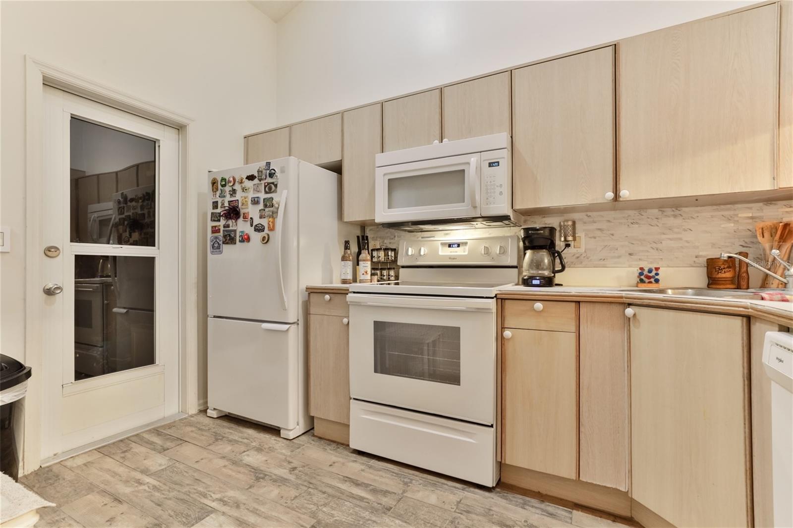 Image 15 of 42 For 121 Dovecote Lane