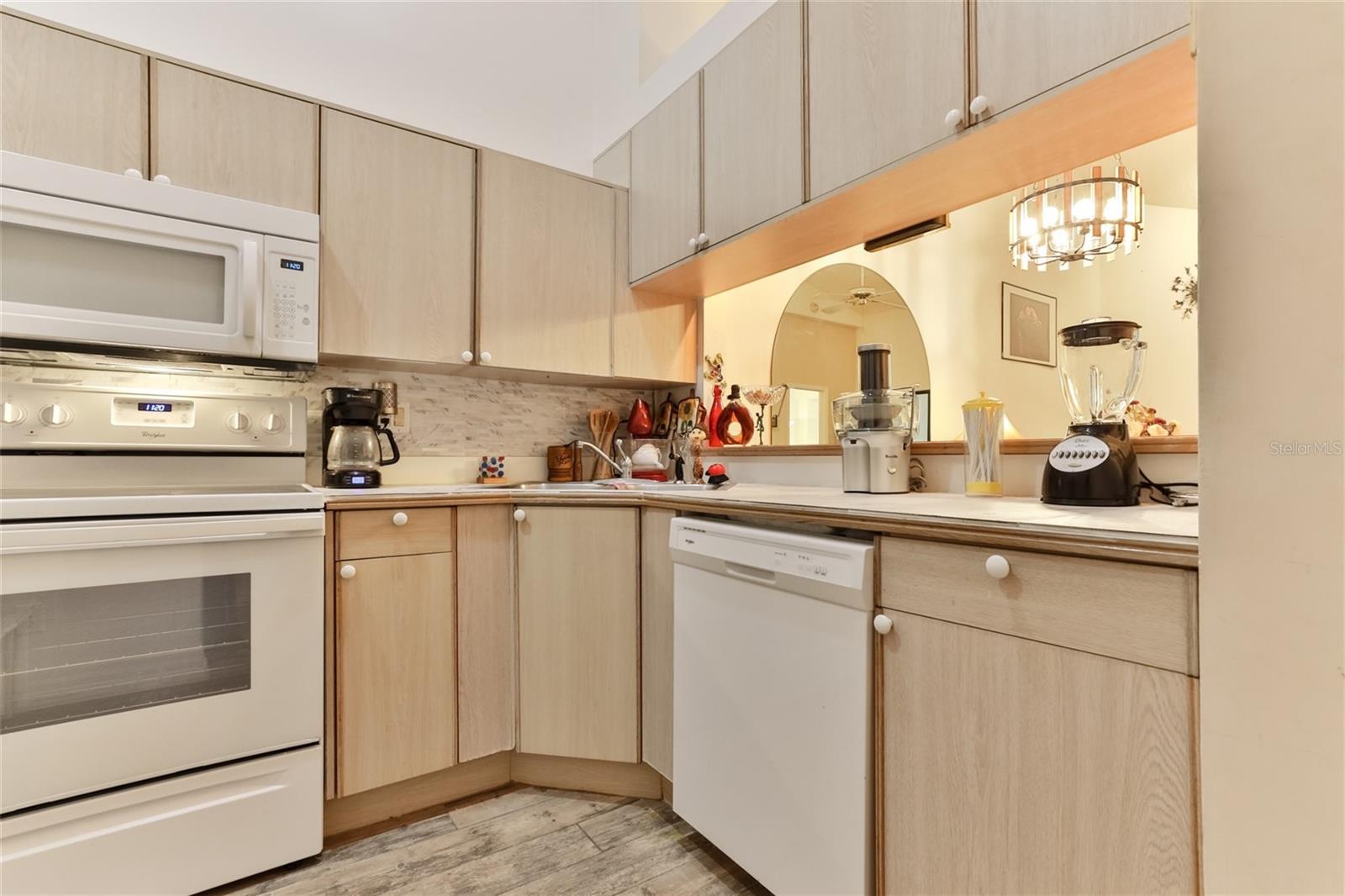 Image 16 of 42 For 121 Dovecote Lane