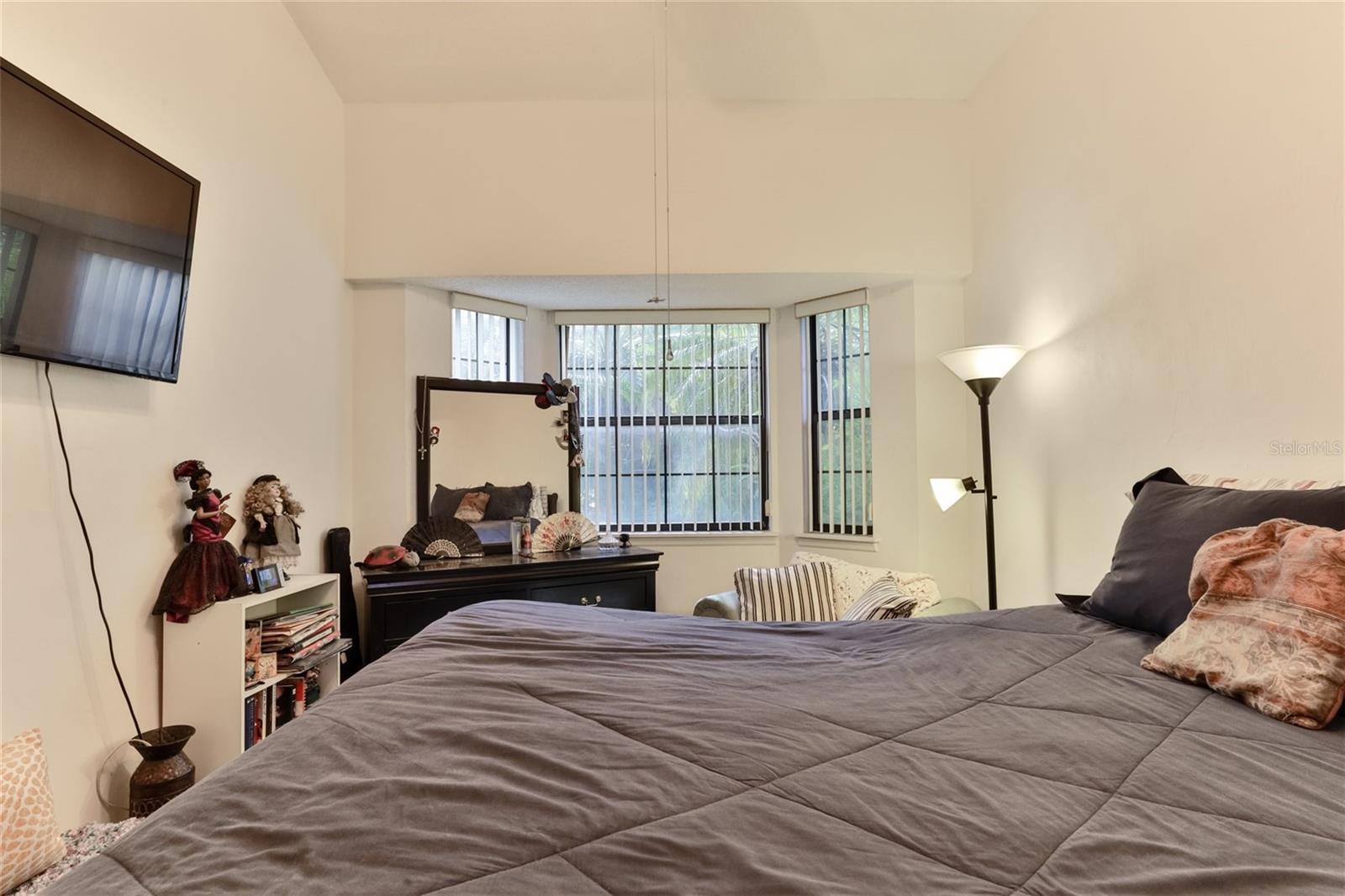 Image 20 of 42 For 121 Dovecote Lane