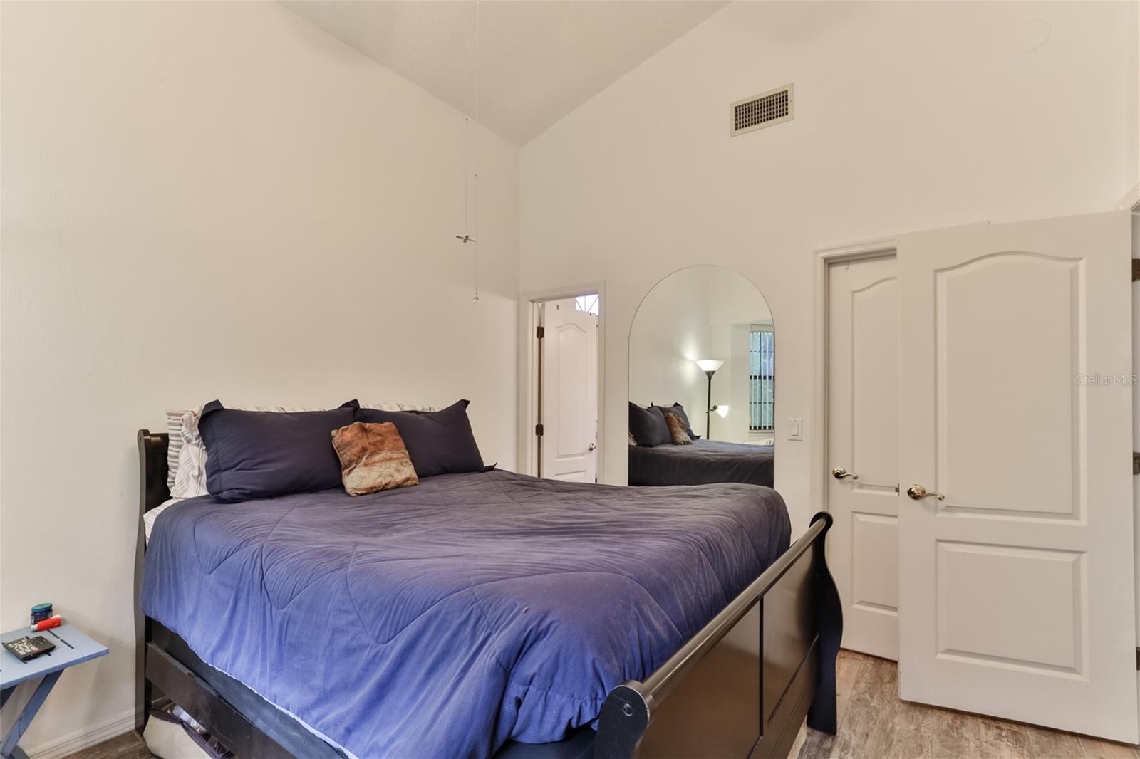 Image 21 of 42 For 121 Dovecote Lane