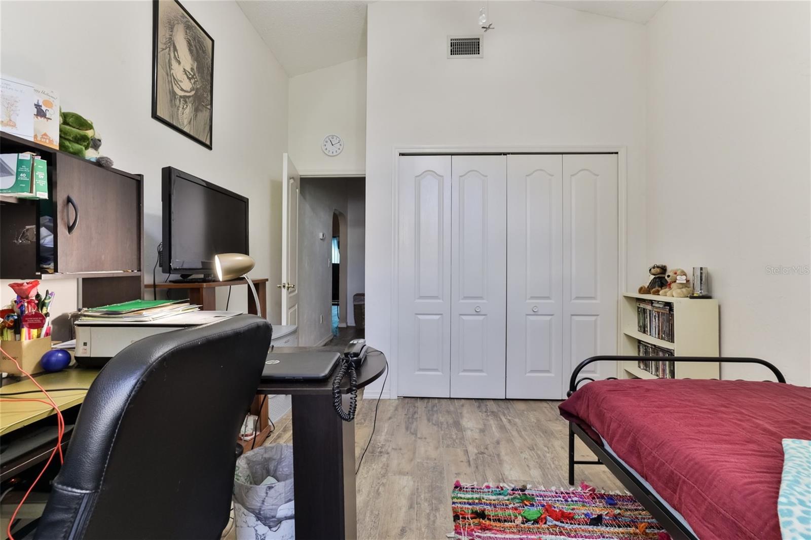 Image 26 of 42 For 121 Dovecote Lane