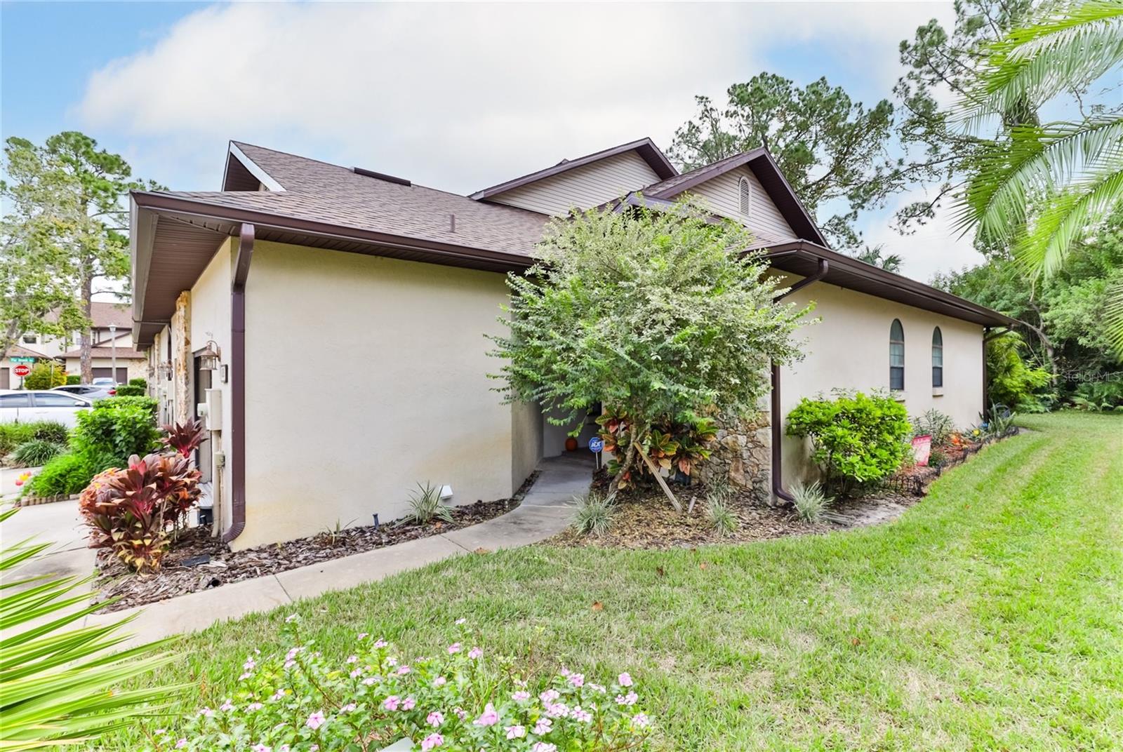 Image 5 of 42 For 121 Dovecote Lane