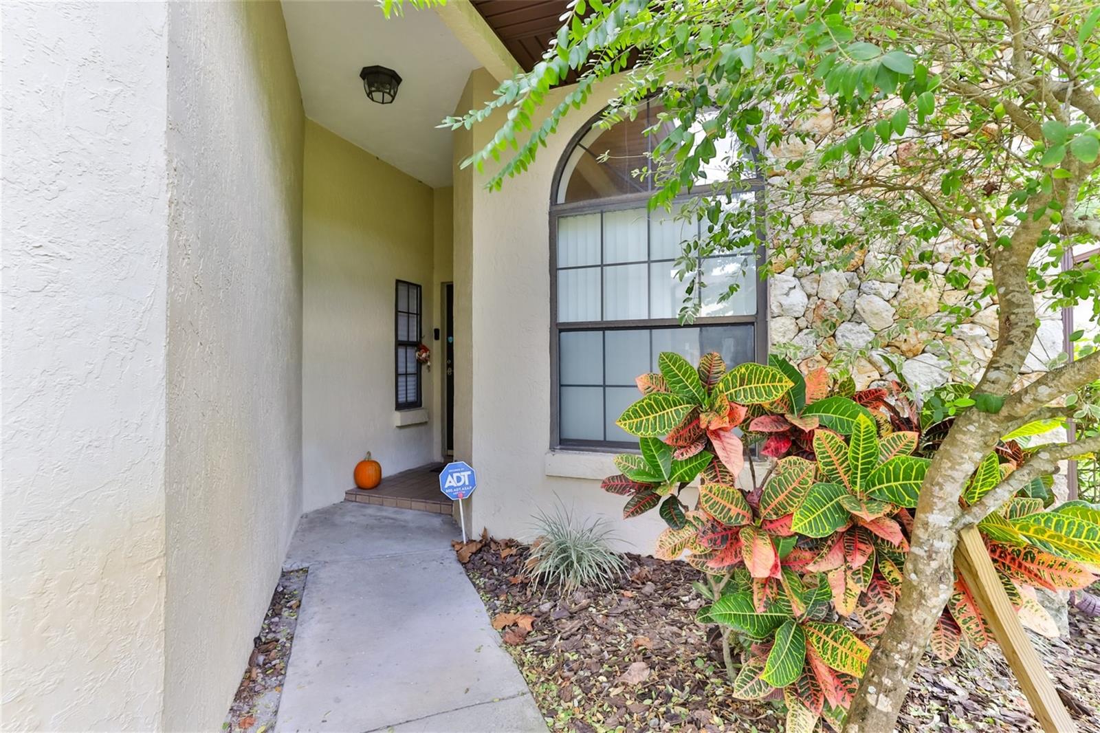 Image 6 of 42 For 121 Dovecote Lane