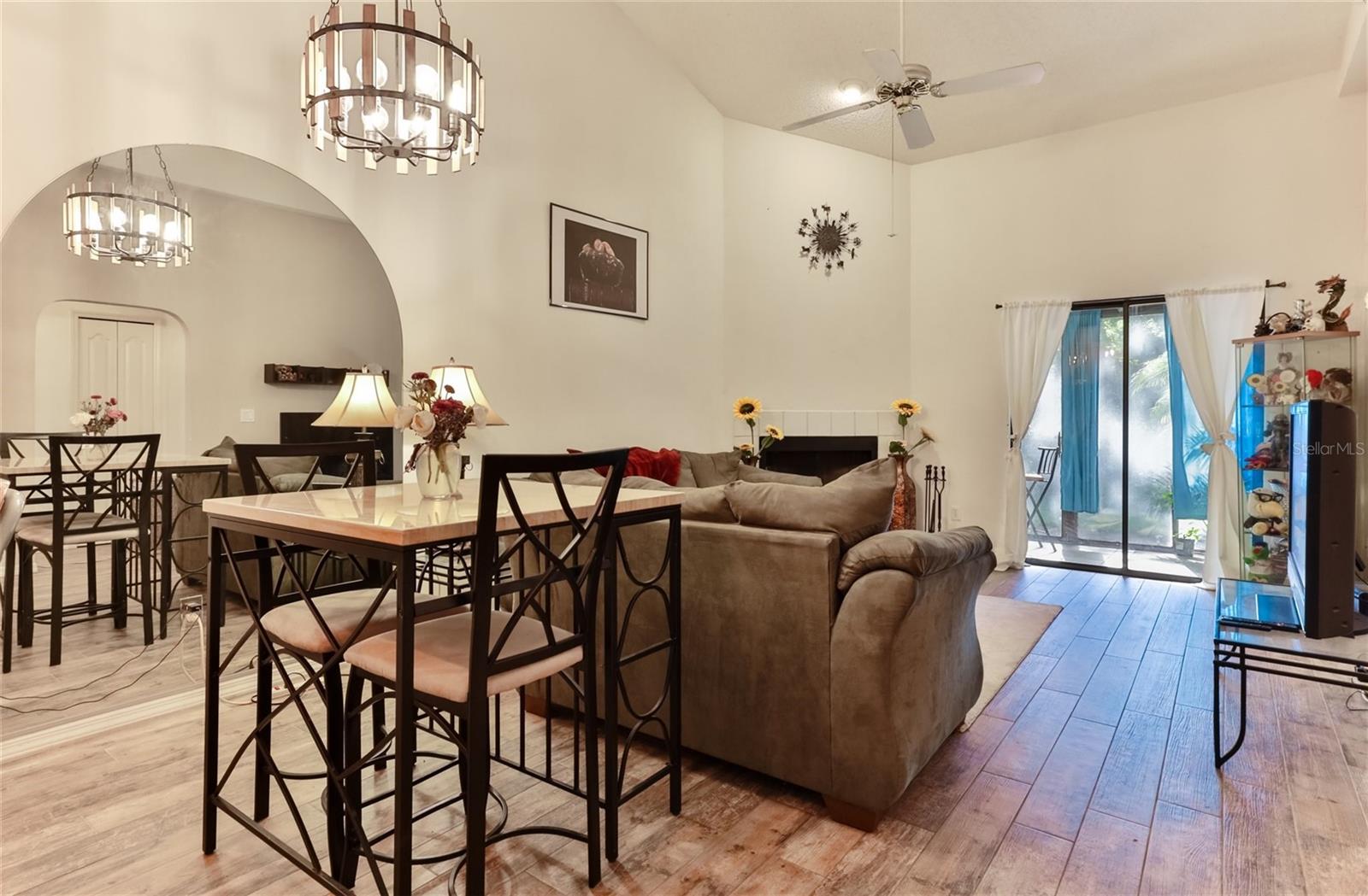 Image 9 of 42 For 121 Dovecote Lane