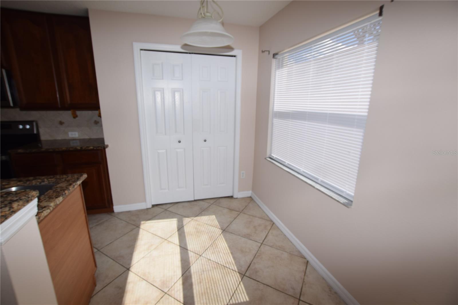 Image 16 of 47 For 13098 Lexington Summit Street