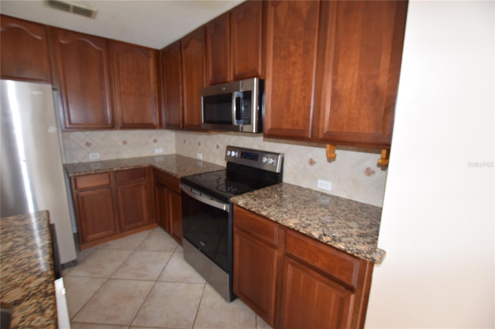 Image 17 of 47 For 13098 Lexington Summit Street