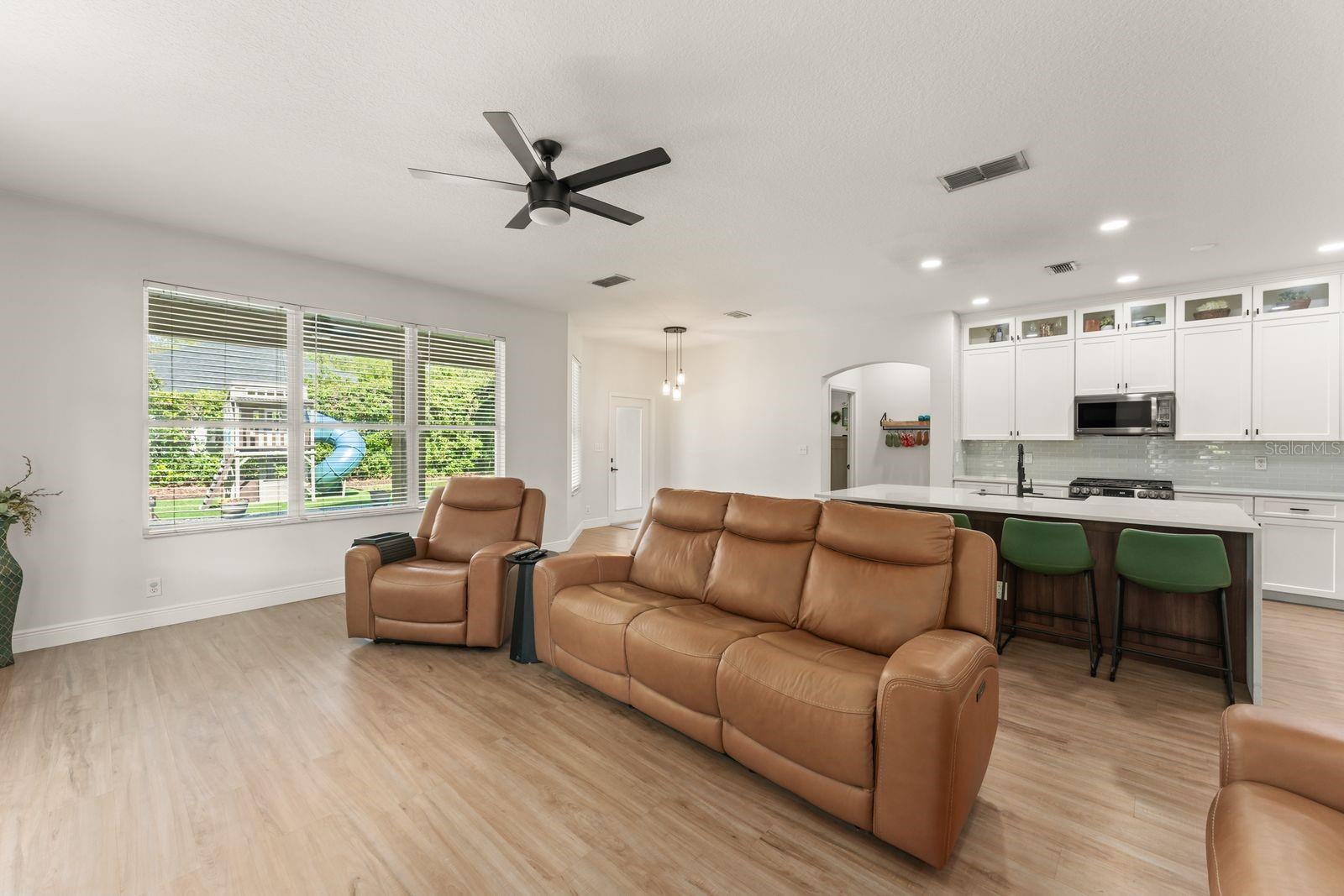Image 14 of 55 For 611 Brookfield Terrace