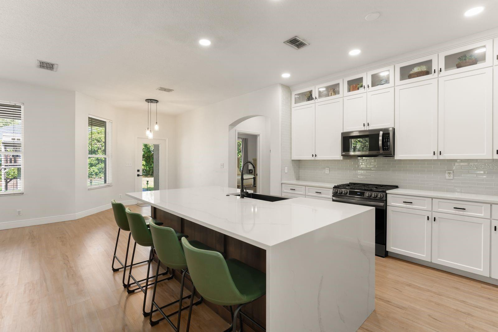 Image 16 of 55 For 611 Brookfield Terrace