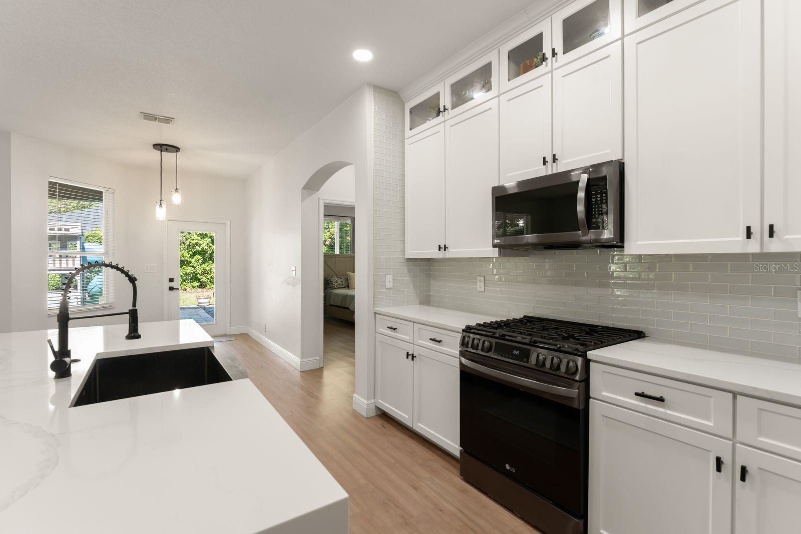Image 17 of 55 For 611 Brookfield Terrace