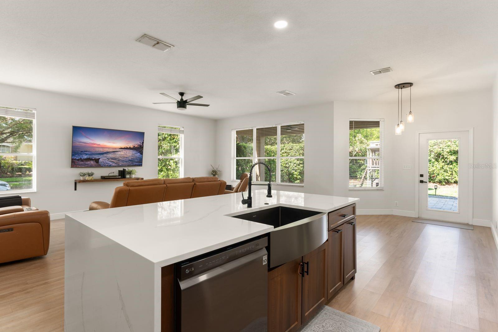 Image 18 of 55 For 611 Brookfield Terrace