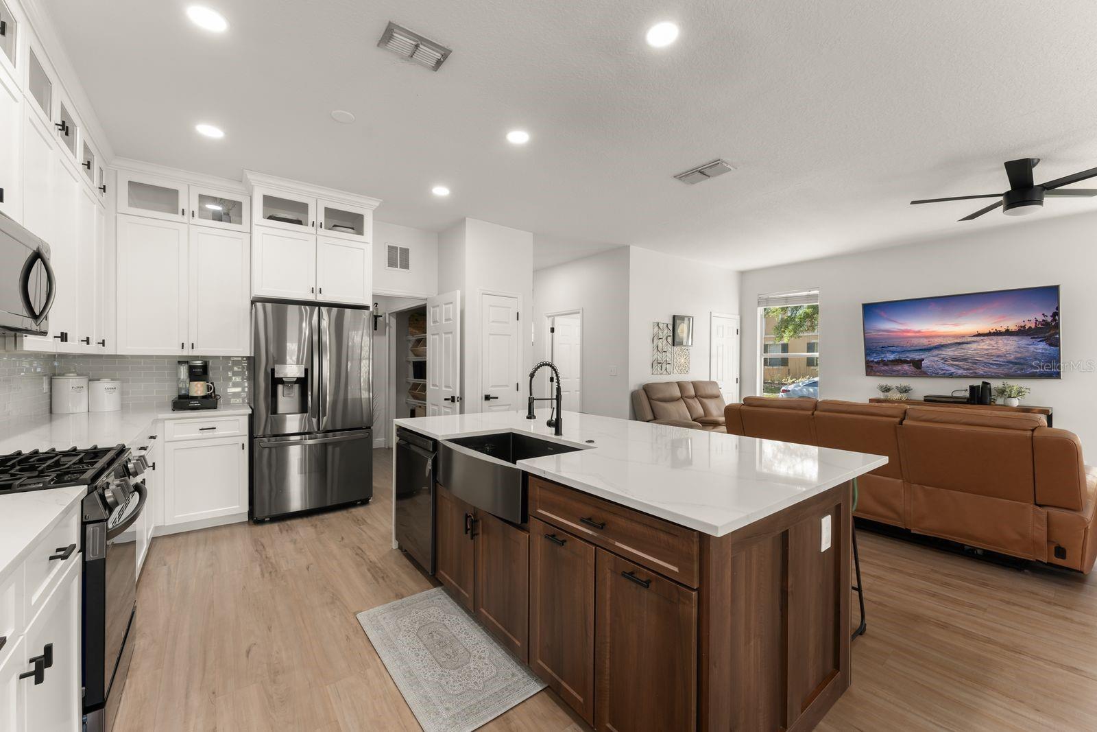 Image 19 of 55 For 611 Brookfield Terrace