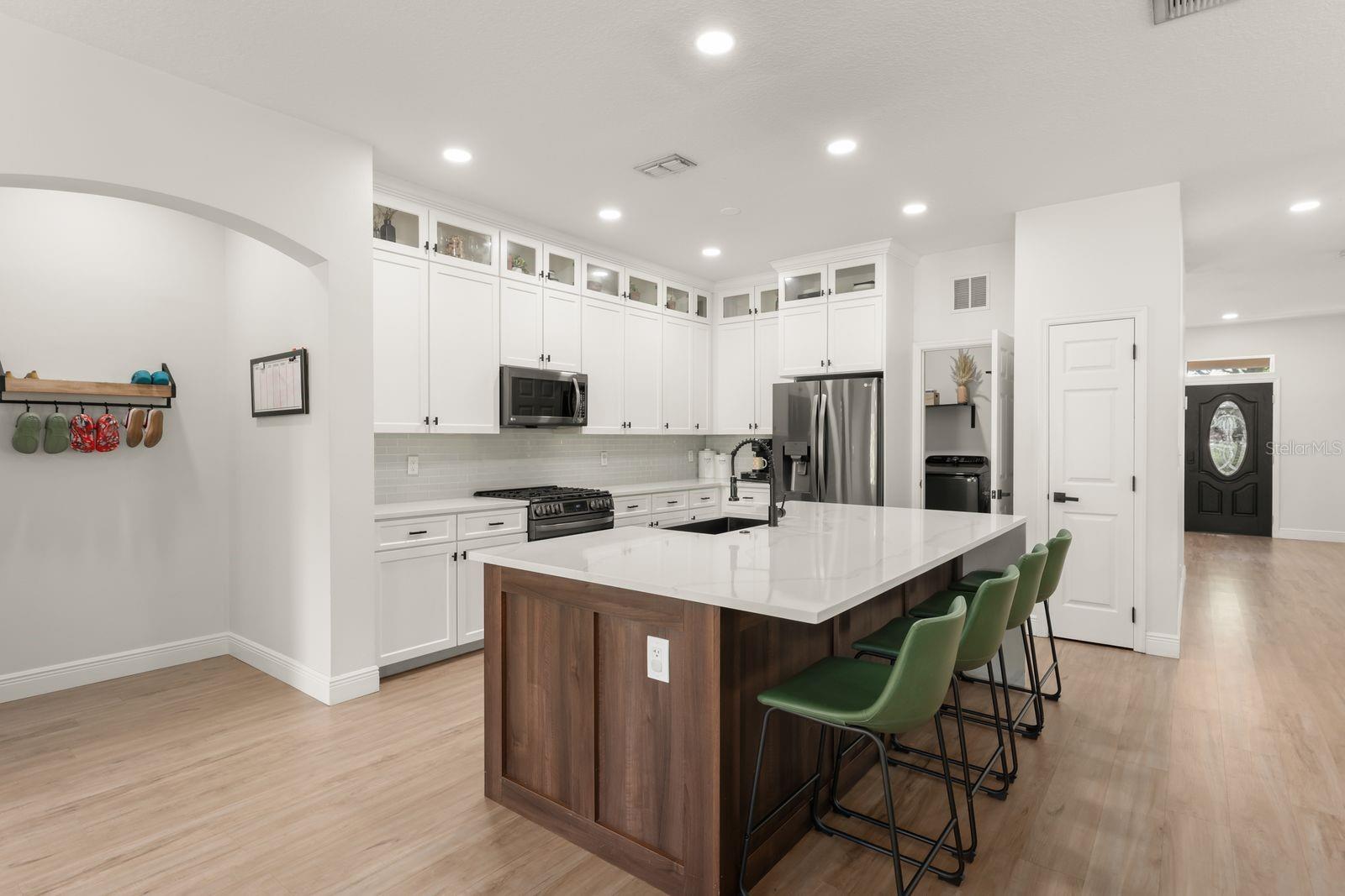 Image 21 of 55 For 611 Brookfield Terrace