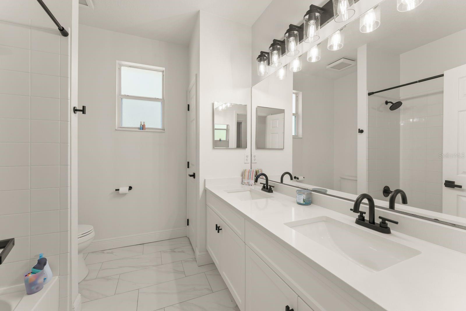 Image 39 of 55 For 611 Brookfield Terrace