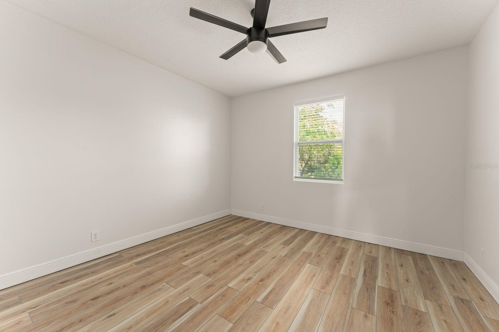 Image 42 of 55 For 611 Brookfield Terrace