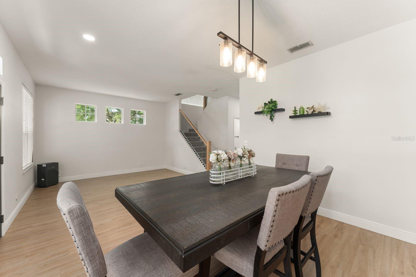 Image 6 of 55 For 611 Brookfield Terrace