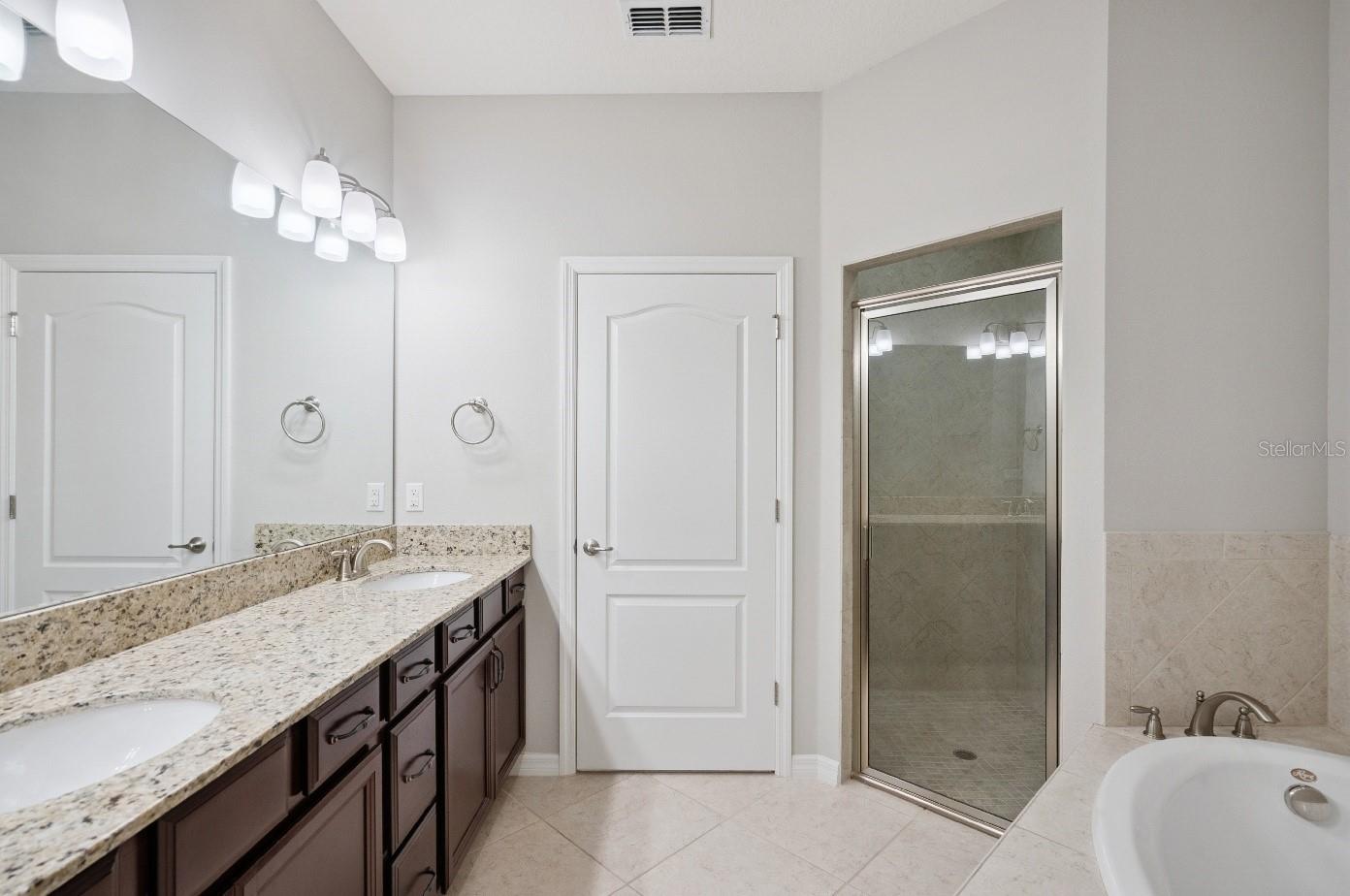 Image 11 of 37 For 5640 Siracusa Lane