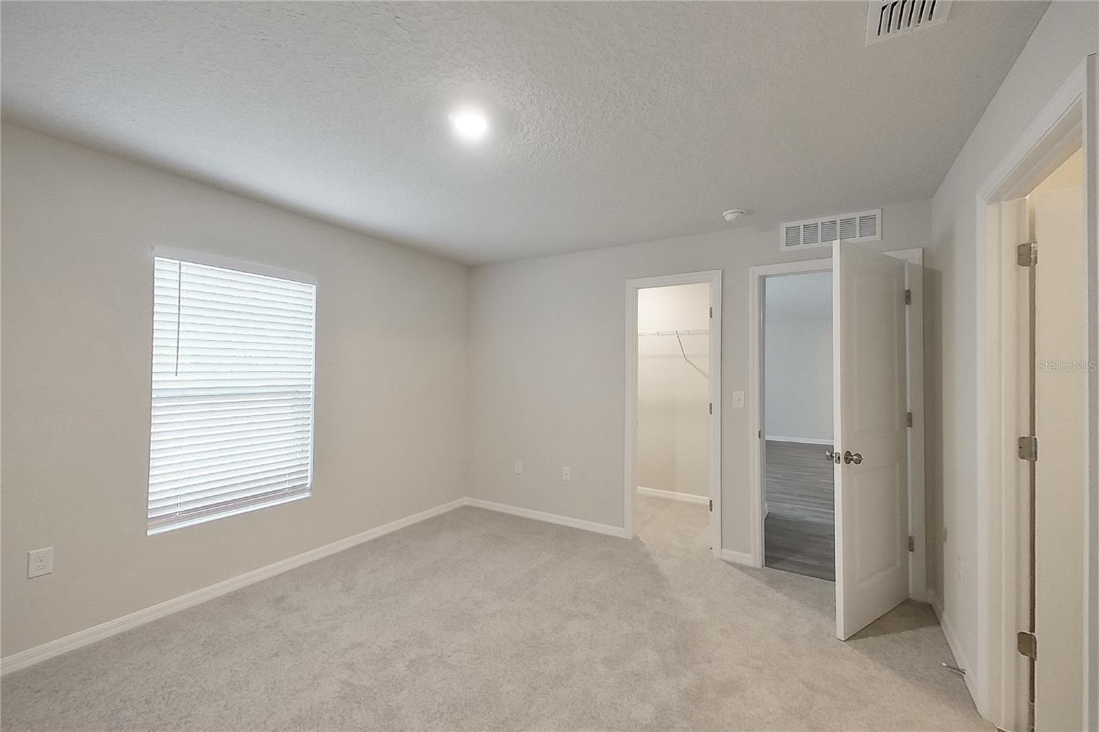 Image 14 of 20 For 8755 Nobleton Way