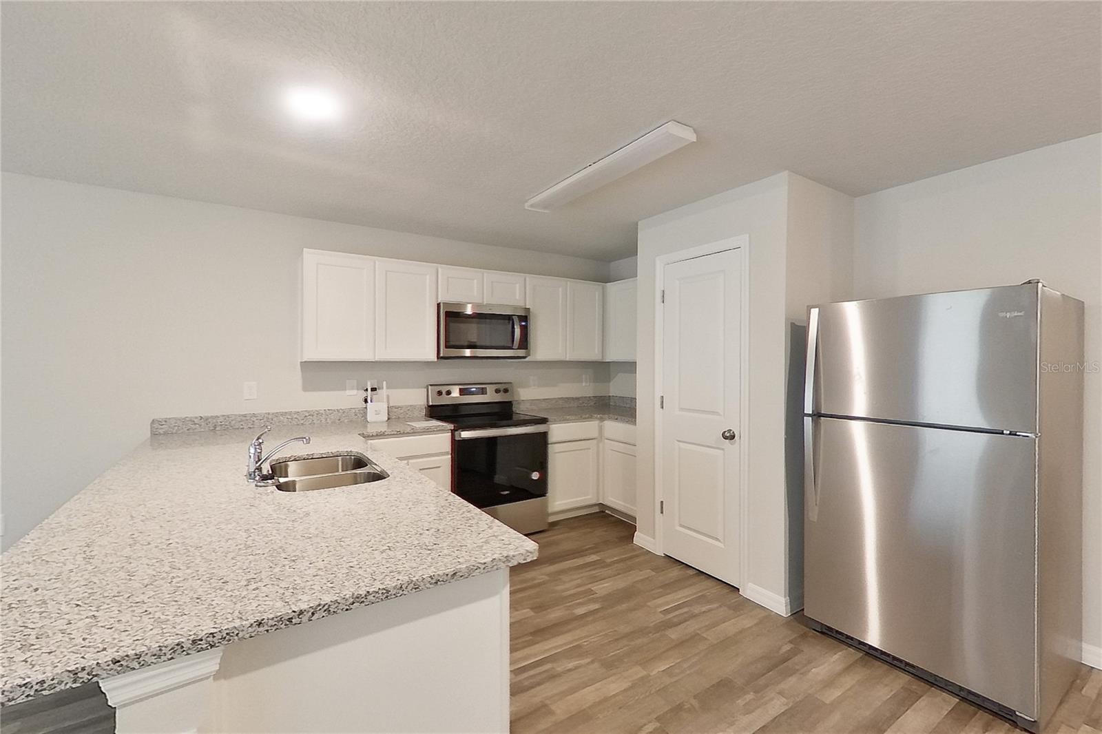 Image 4 of 20 For 8755 Nobleton Way