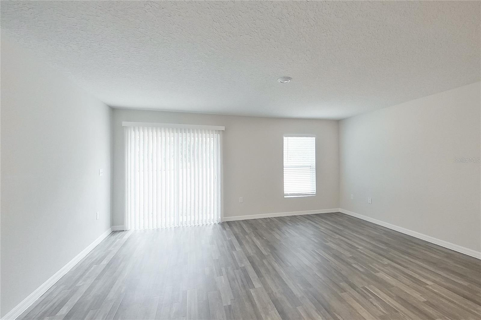 Image 6 of 20 For 8755 Nobleton Way