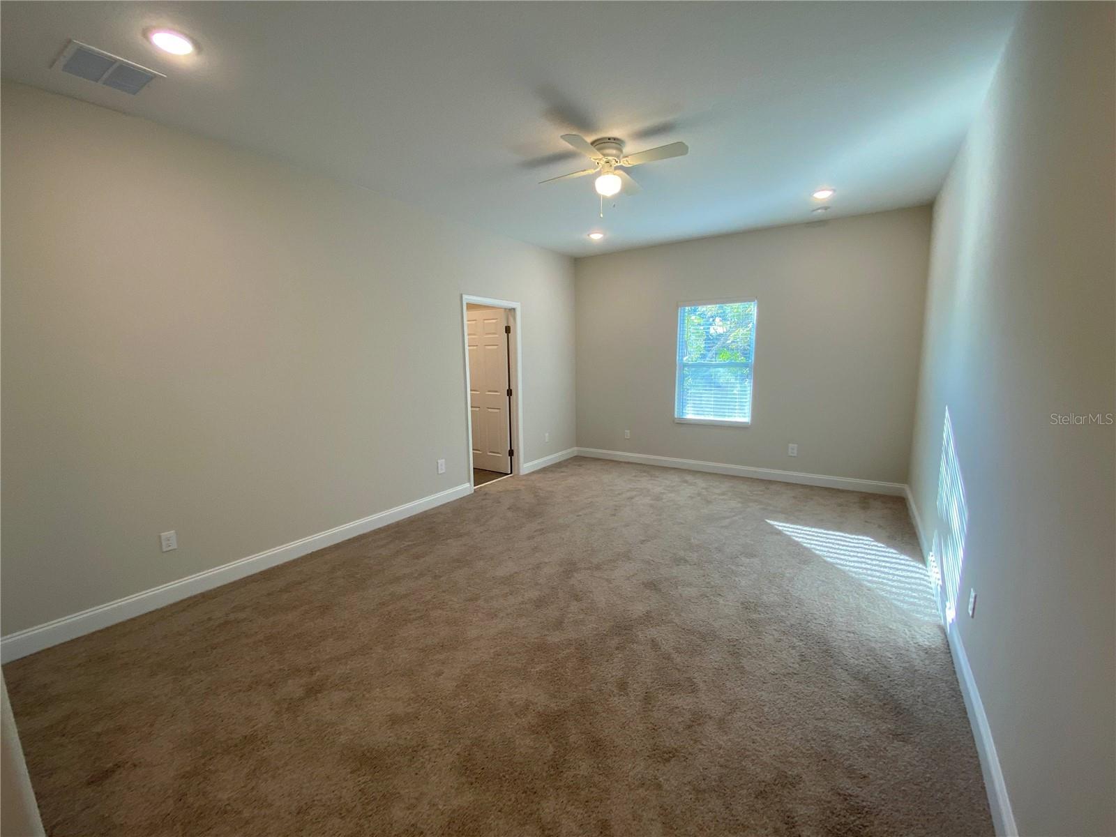 Image 19 of 28 For 732 Lee Avenue