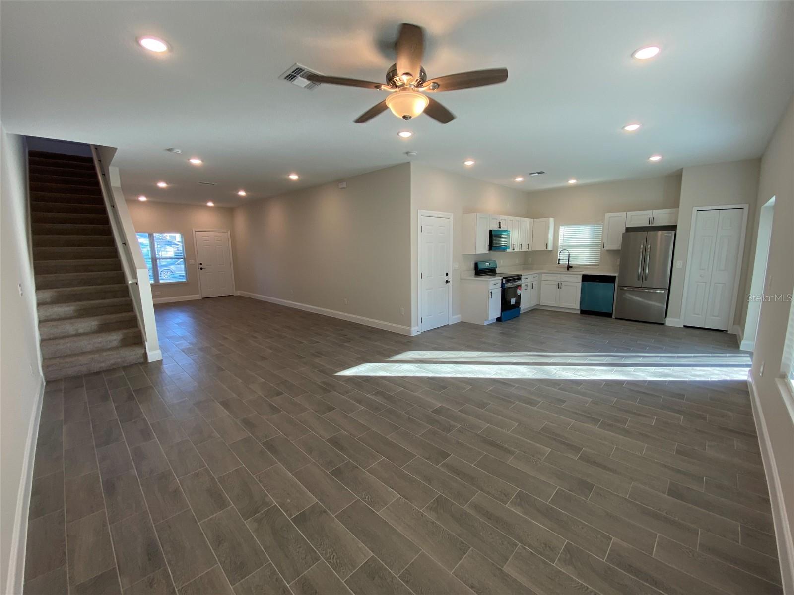 Image 6 of 28 For 732 Lee Avenue