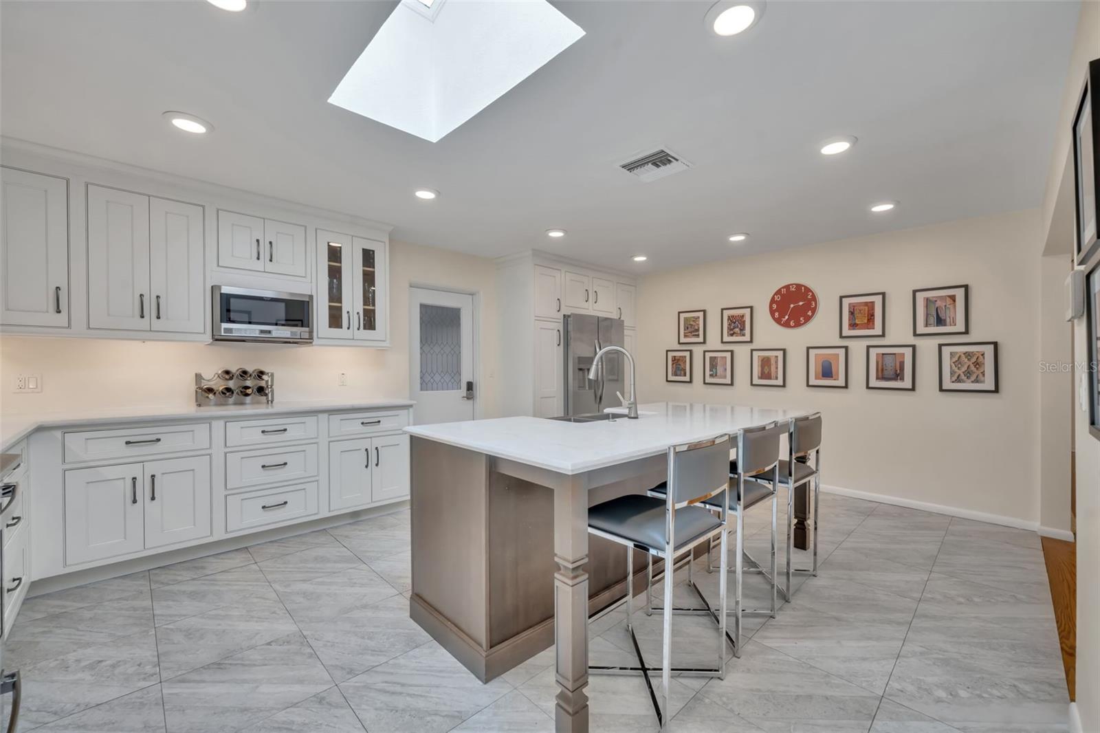 Image 14 of 41 For 1725 Carollee Lane