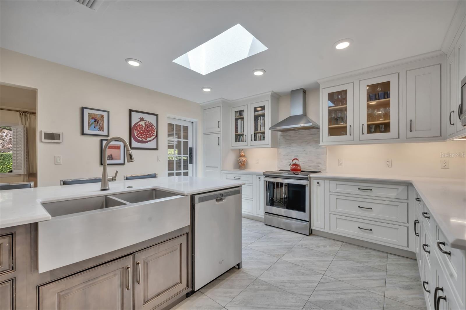 Image 17 of 41 For 1725 Carollee Lane