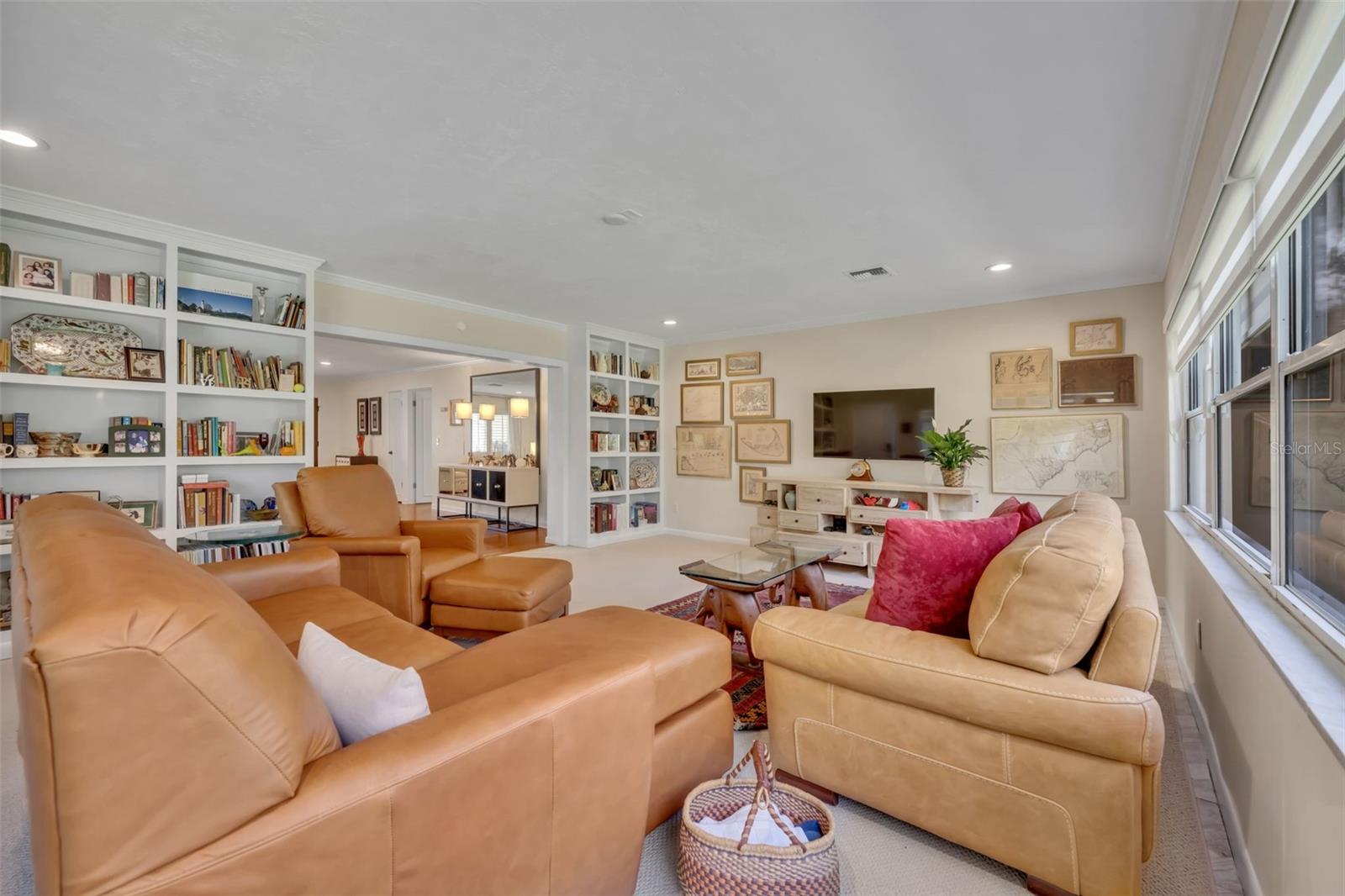 Image 21 of 41 For 1725 Carollee Lane