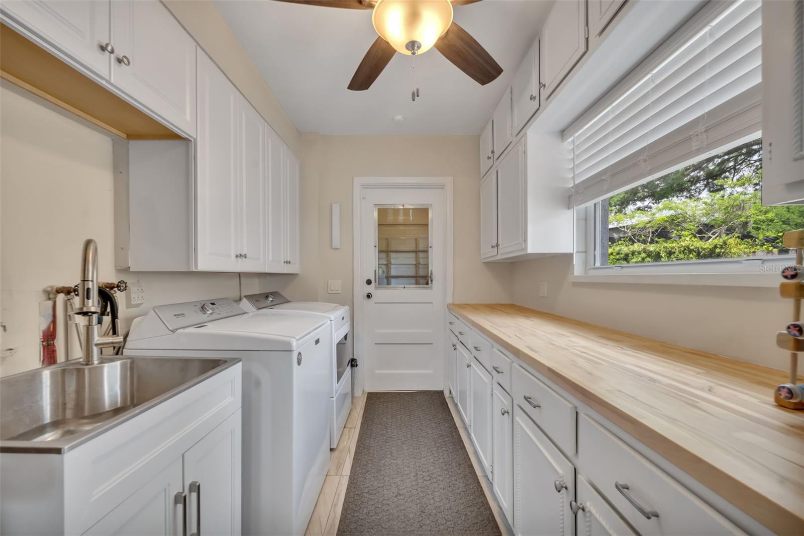 Image 32 of 41 For 1725 Carollee Lane