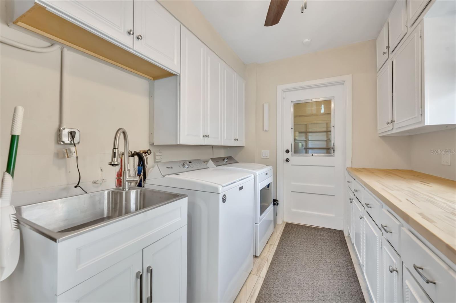 Image 33 of 41 For 1725 Carollee Lane