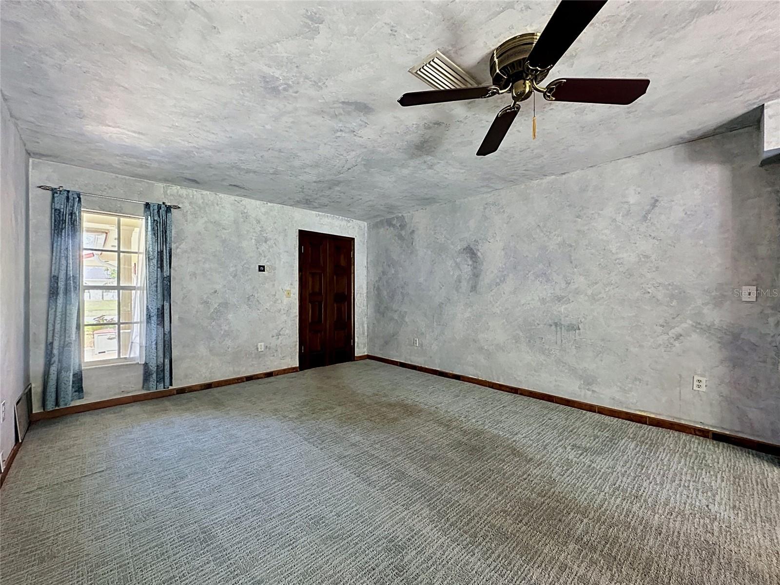 Image 11 of 71 For 653 Green Meadow Avenue