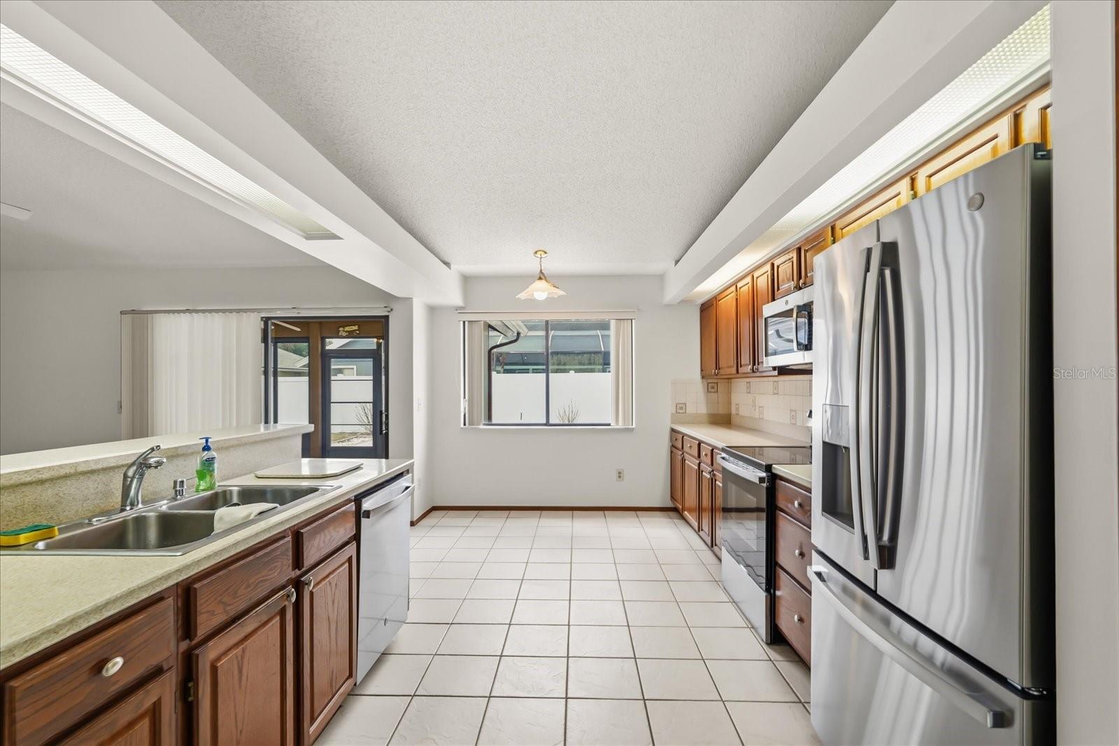 Image 14 of 41 For 10330 Taraby Court