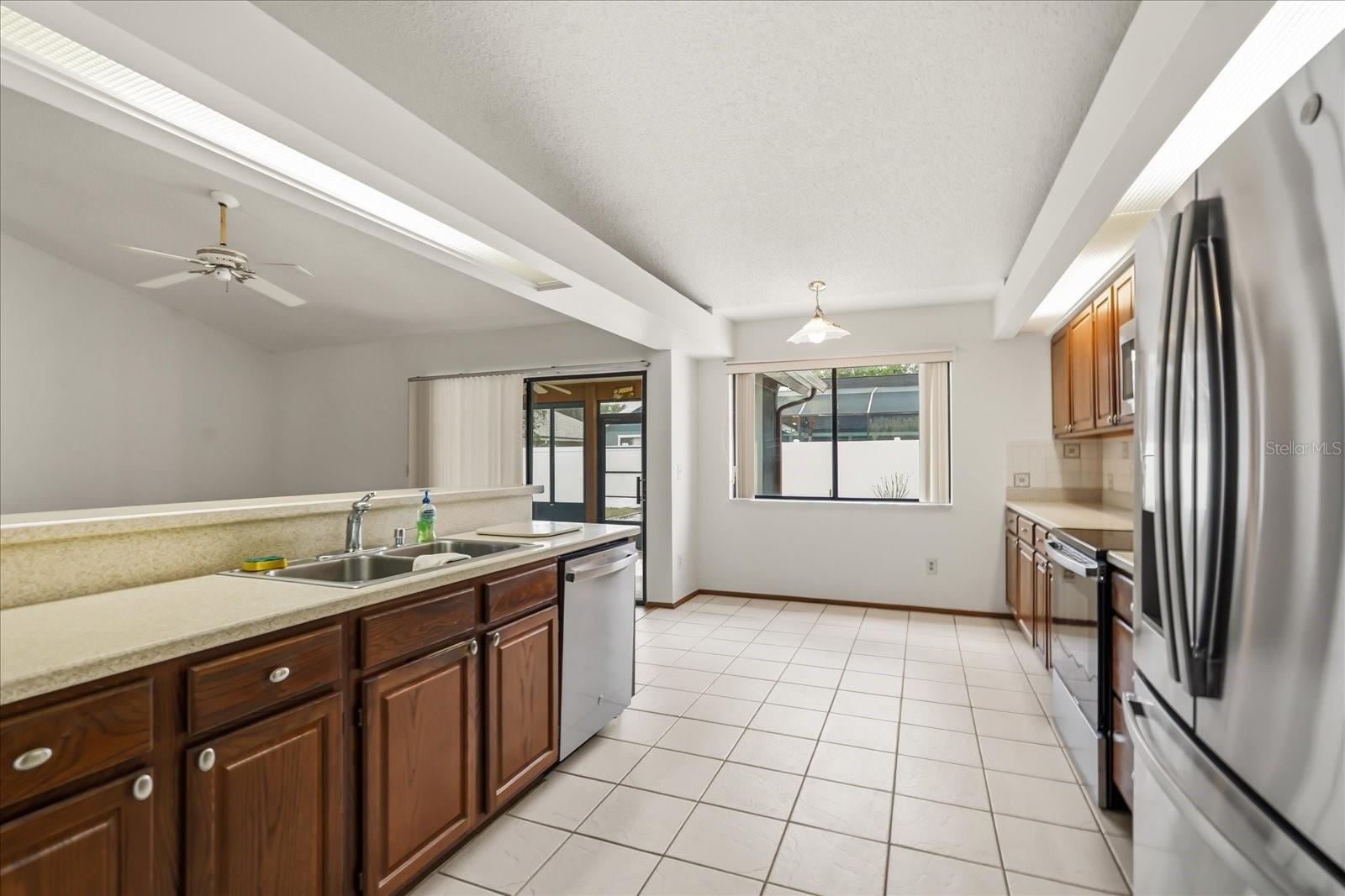 Image 16 of 41 For 10330 Taraby Court