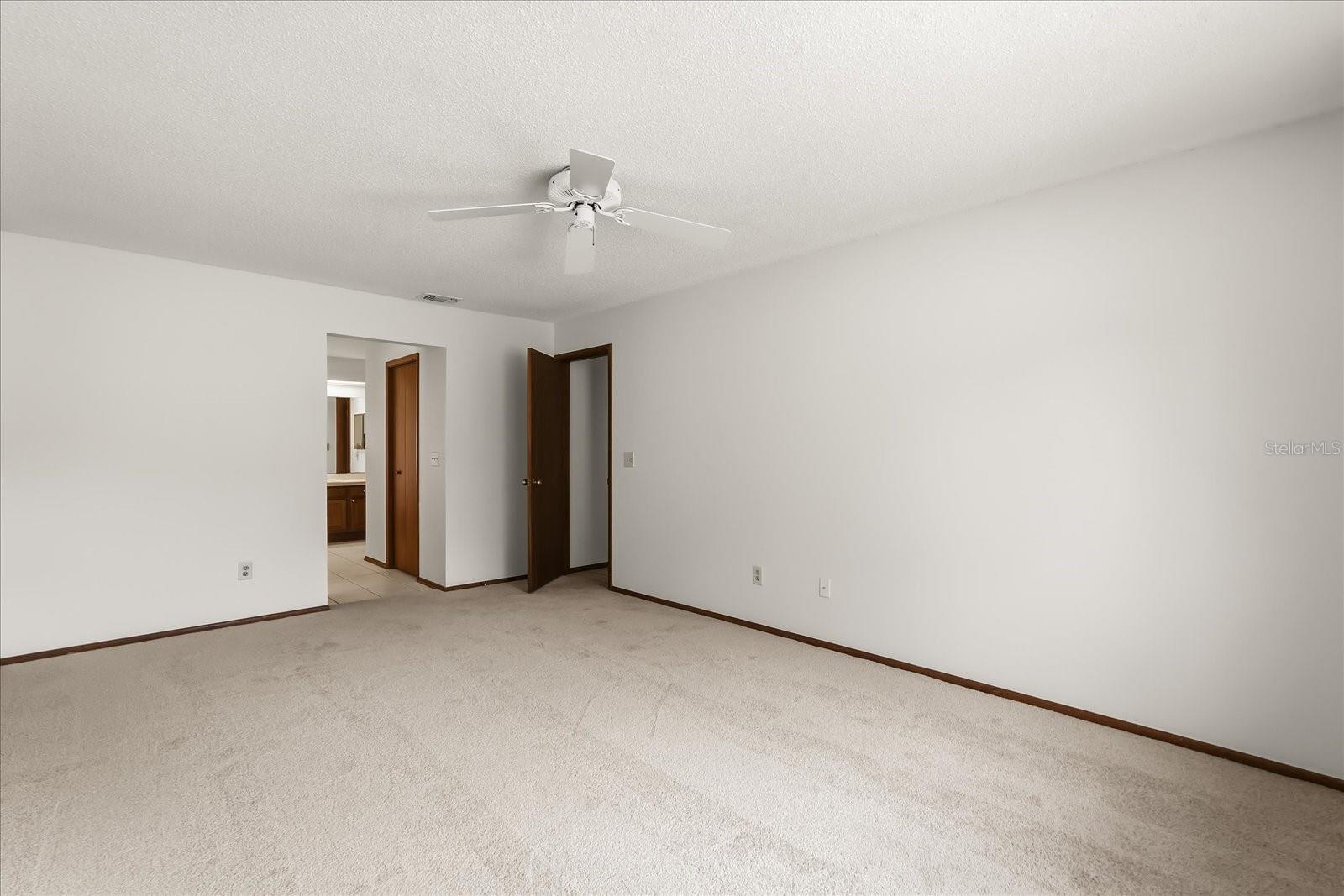 Image 18 of 41 For 10330 Taraby Court