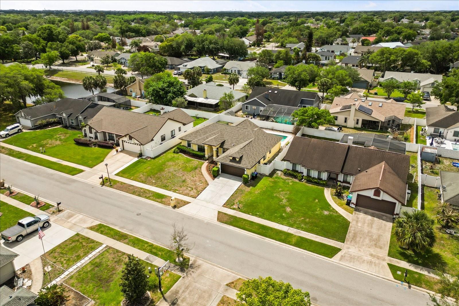 Image 33 of 41 For 10330 Taraby Court