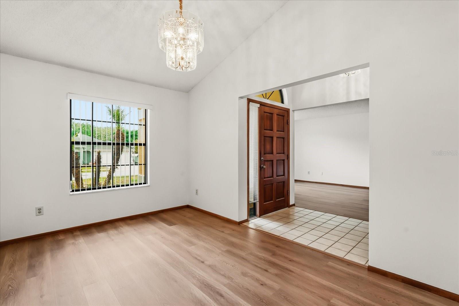 Image 5 of 41 For 10330 Taraby Court