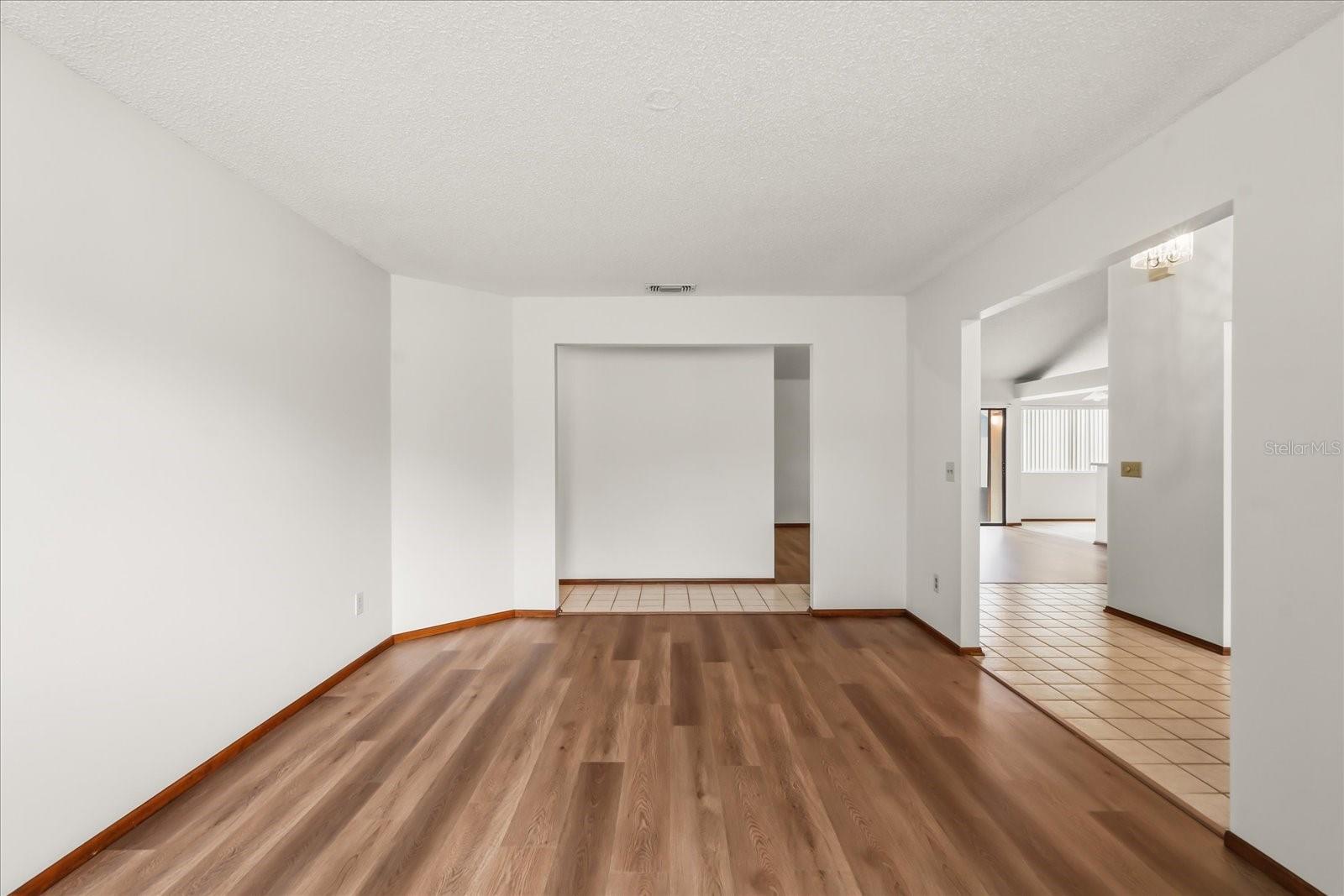 Image 7 of 41 For 10330 Taraby Court